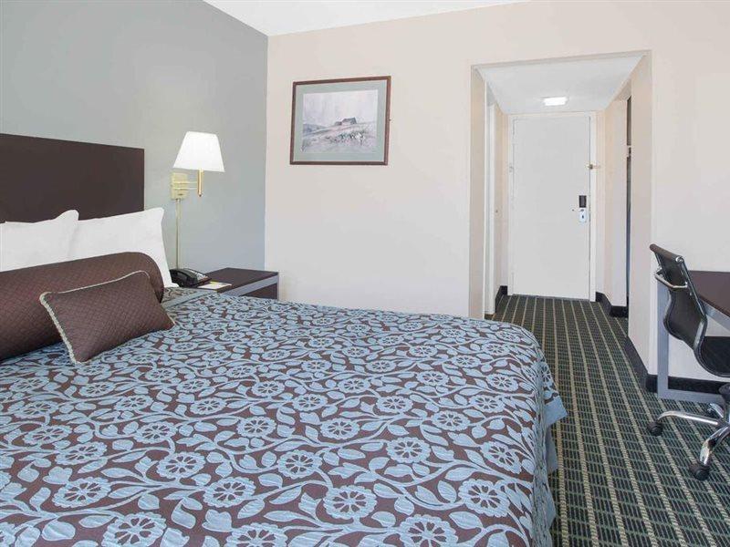 Days Inn by Wyndham Market Center Dallas Love Field Eksteriør bilde