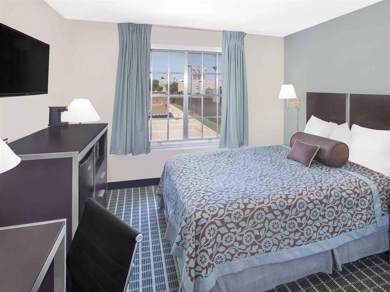 Days Inn by Wyndham Market Center Dallas Love Field Eksteriør bilde