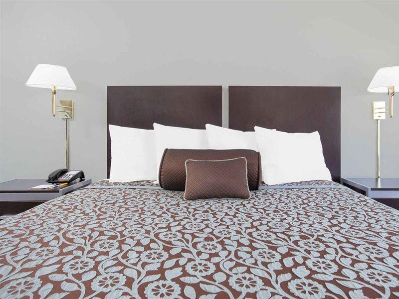 Days Inn by Wyndham Market Center Dallas Love Field Eksteriør bilde