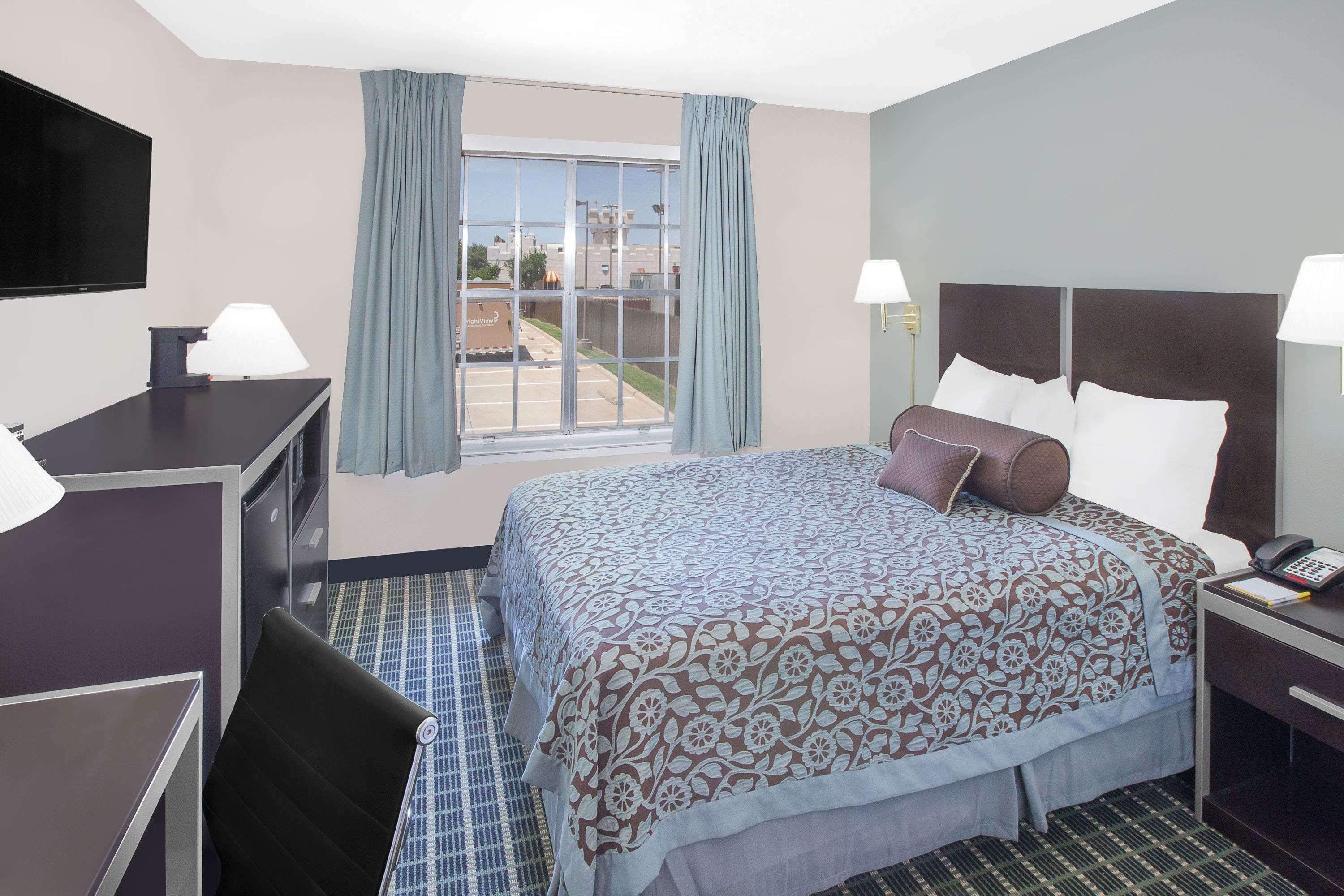 Days Inn by Wyndham Market Center Dallas Love Field Eksteriør bilde