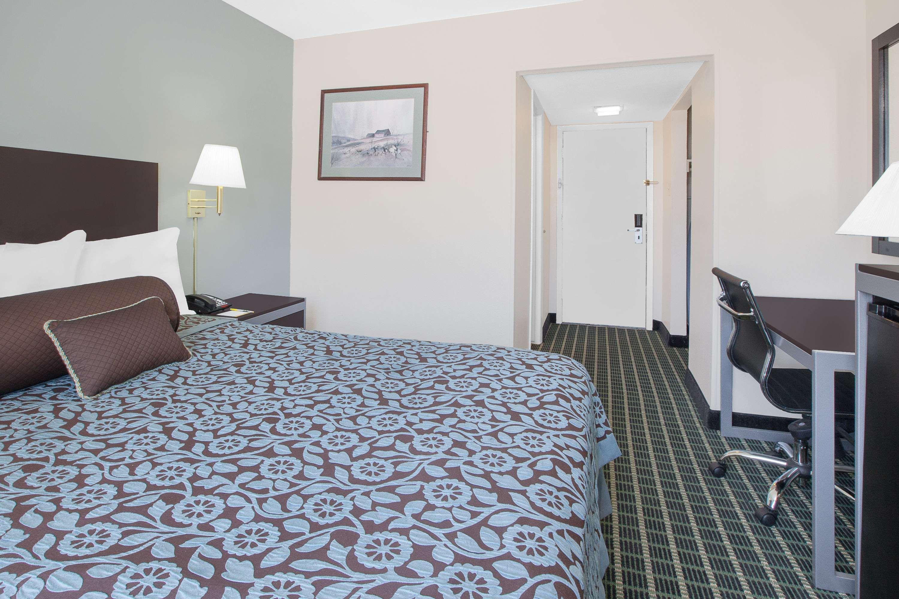 Days Inn by Wyndham Market Center Dallas Love Field Eksteriør bilde