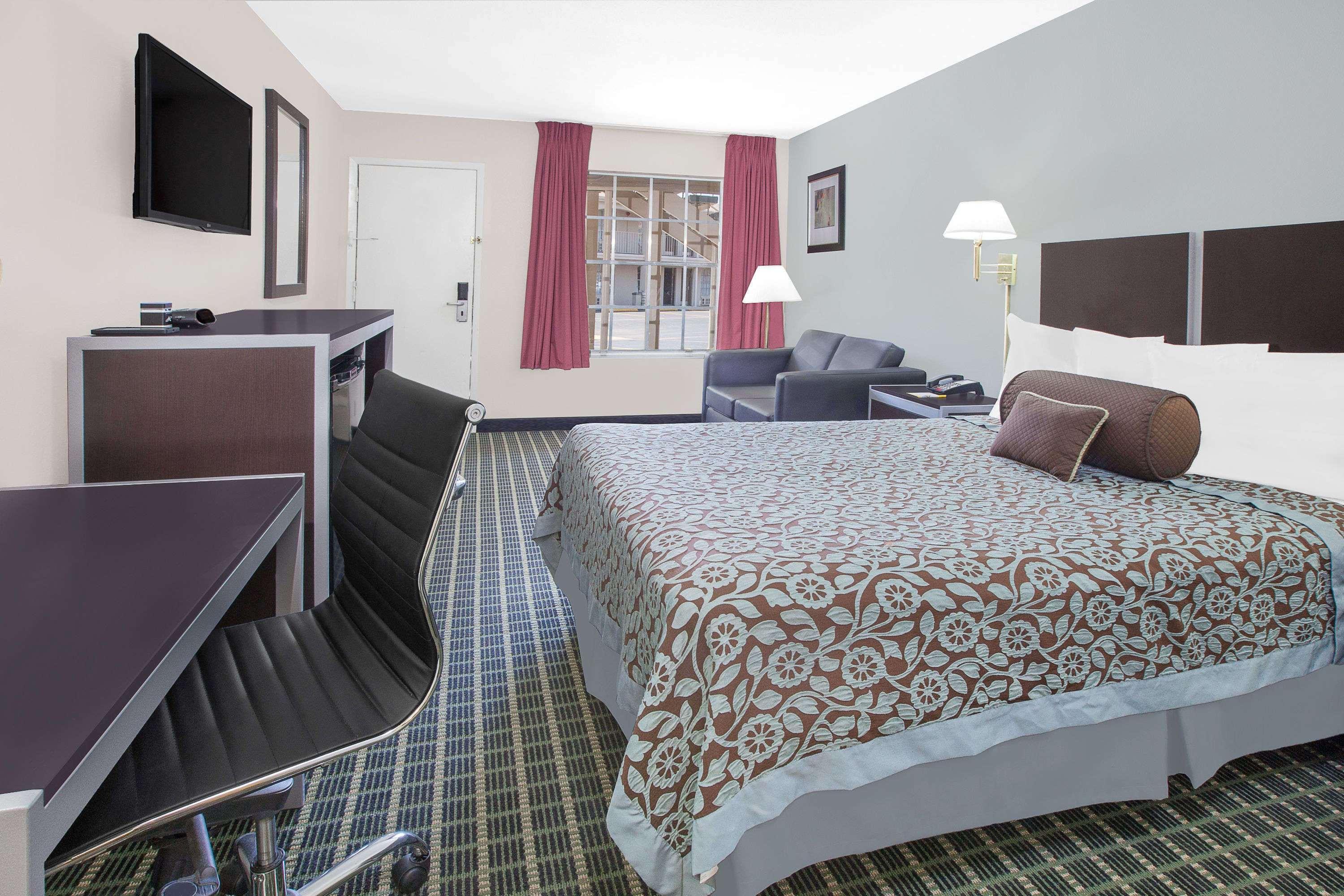 Days Inn by Wyndham Market Center Dallas Love Field Eksteriør bilde
